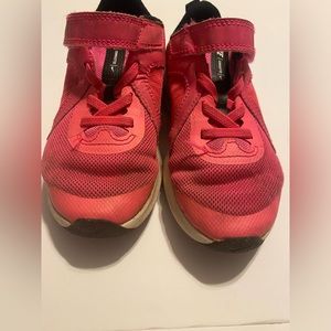 Girl Nike shoes size 11,5k